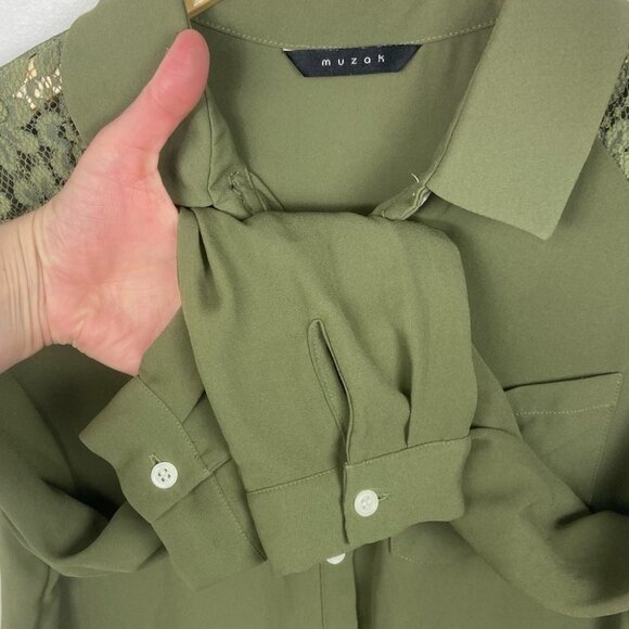 Musak Green Button Down Blouse Lace Shoulders Collared Olive Army Size Medium - Picture 5 of 12